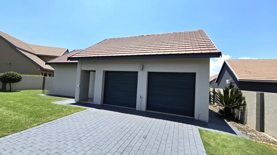 To Let 3 Bedroom Property for Rent in Melodie North West